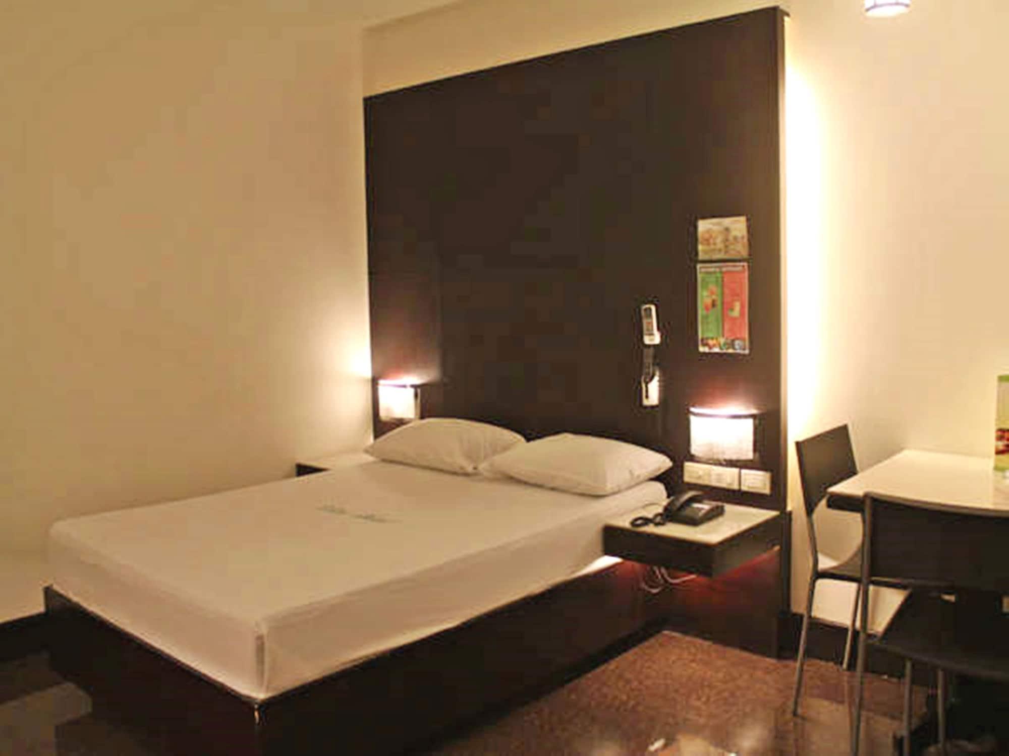 Vista Hotel Cubao Quezon City Zewnętrze zdjęcie