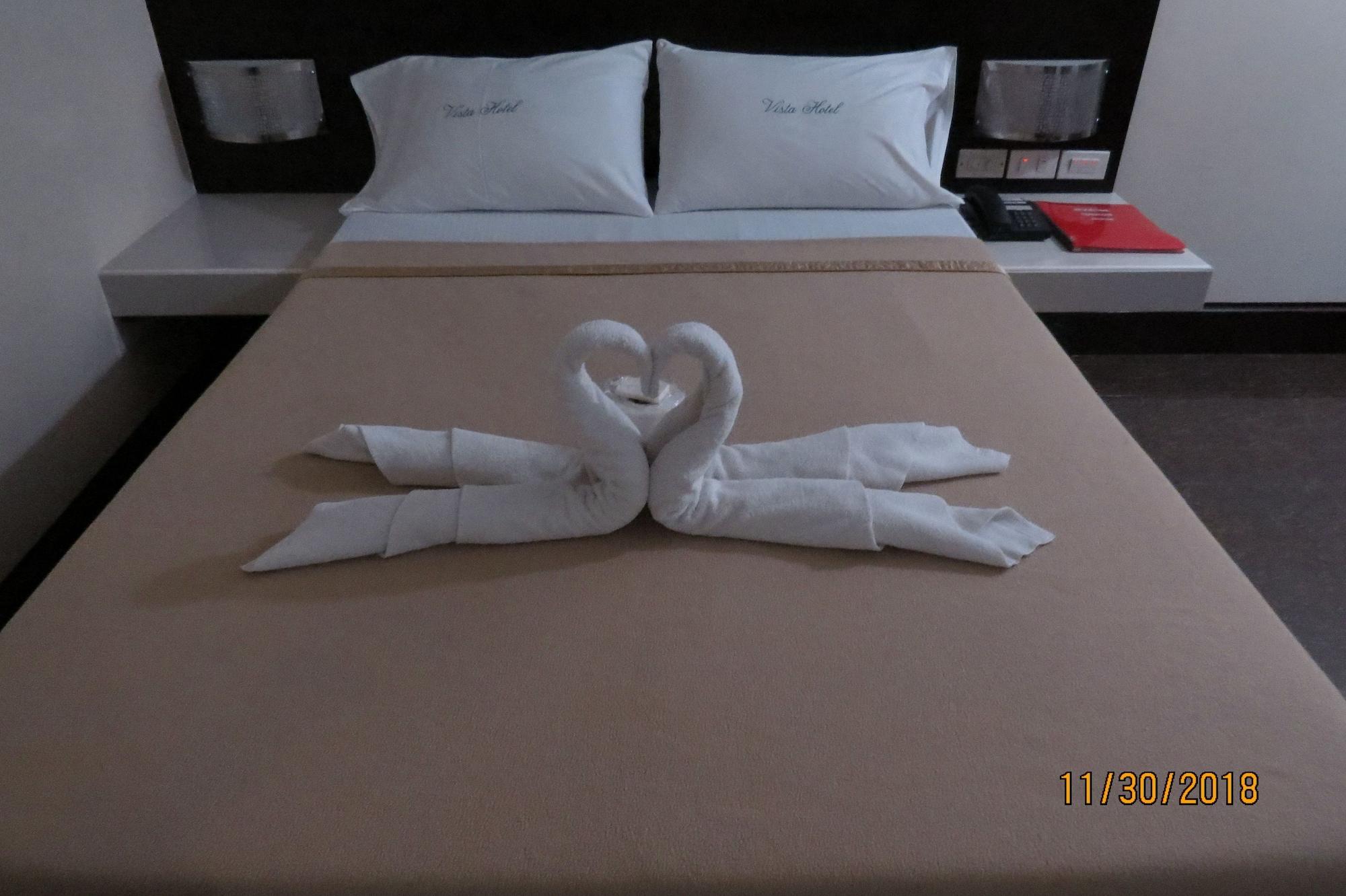 Vista Hotel Cubao Quezon City Zewnętrze zdjęcie