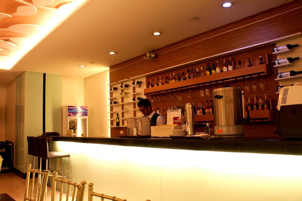 Vista Hotel Cubao Quezon City Zewnętrze zdjęcie