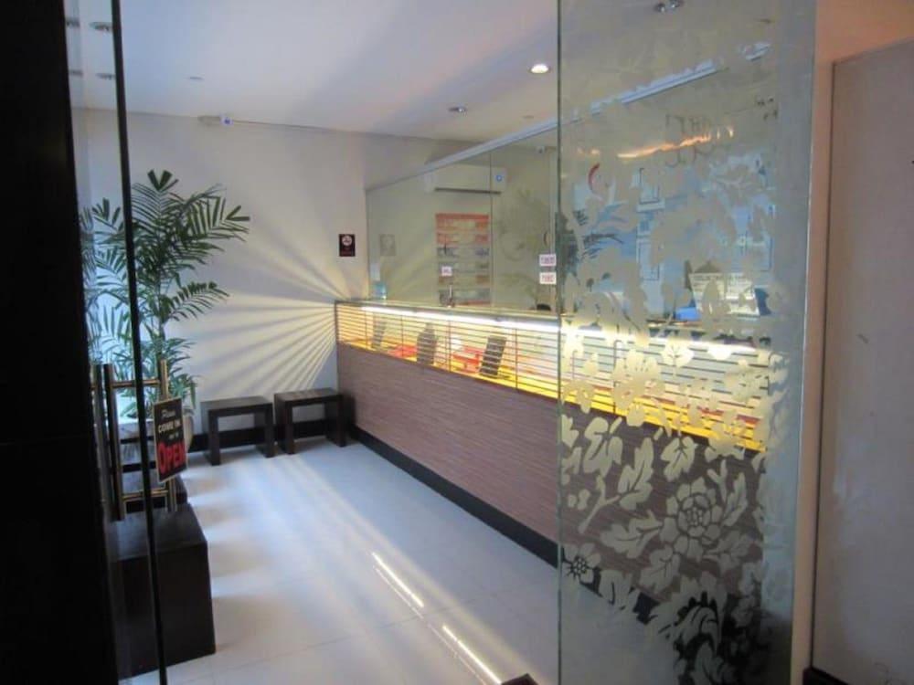 Vista Hotel Cubao Quezon City Zewnętrze zdjęcie