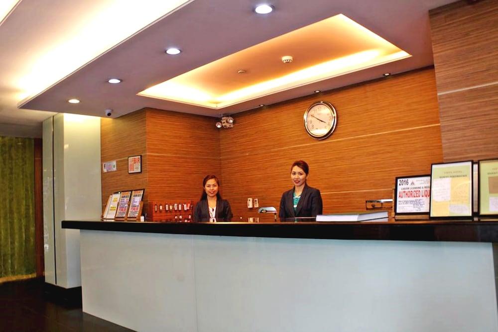 Vista Hotel Cubao Quezon City Zewnętrze zdjęcie