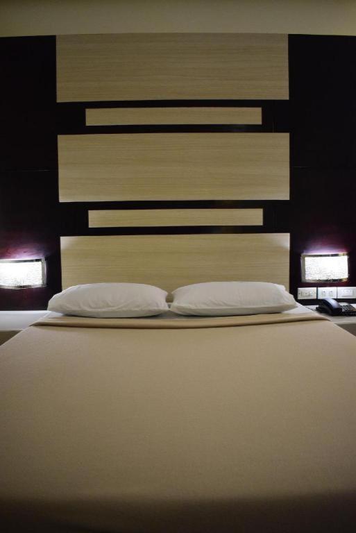 Vista Hotel Cubao Quezon City Zewnętrze zdjęcie