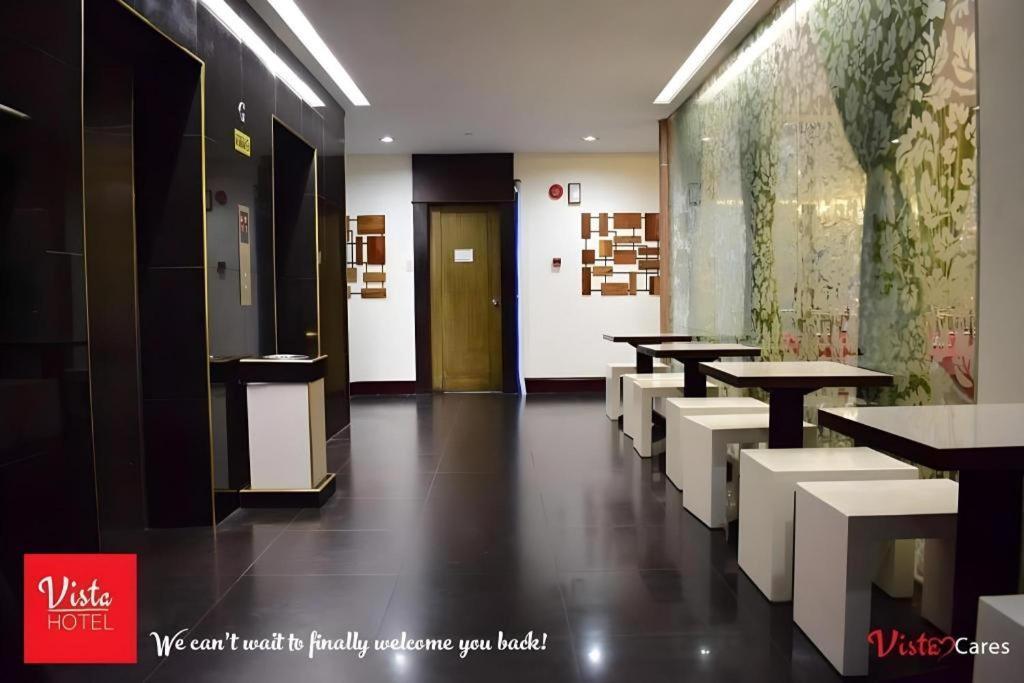 Vista Hotel Cubao Quezon City Zewnętrze zdjęcie