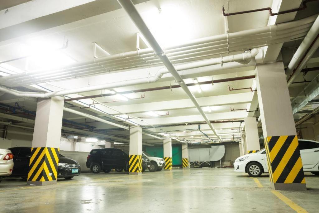 Vista Hotel Cubao Quezon City Zewnętrze zdjęcie