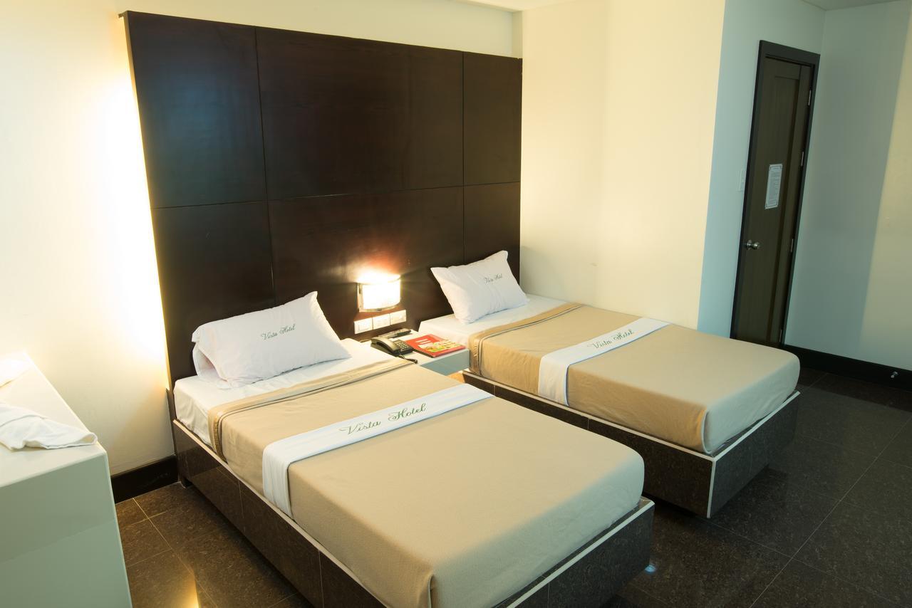 Vista Hotel Cubao Quezon City Zewnętrze zdjęcie